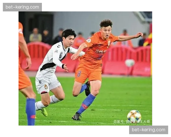 法国残疾人足球锦标赛决赛落幕，前国脚西塞出席颁奖