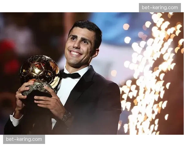 曼城后腰罗德里：我的任务是在区域覆盖的同时，识别并短暂盯防最具威胁者