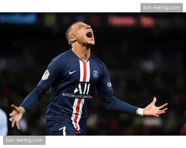 官方：巴黎圣日耳曼边锋登贝莱因腿筋受伤，将缺席与阿森纳次回合较量