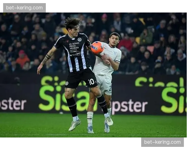 特写：伤停18个月后，乌迪内斯天才攻击手在替补席等待回归时刻